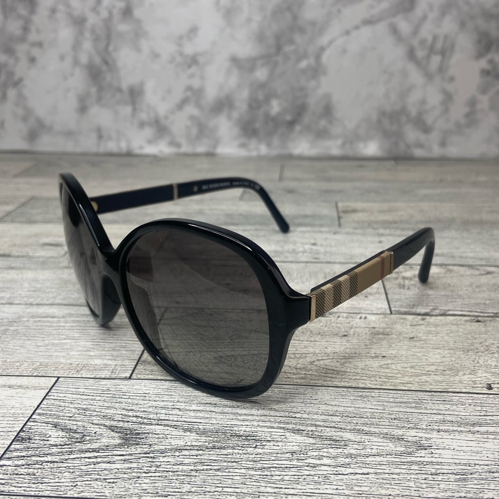 Burberry Sunglasses - Picture 4 of 8